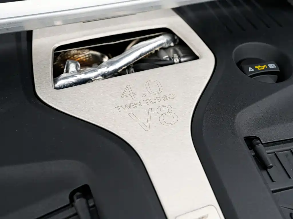Aston Martin DBX - фото 27
