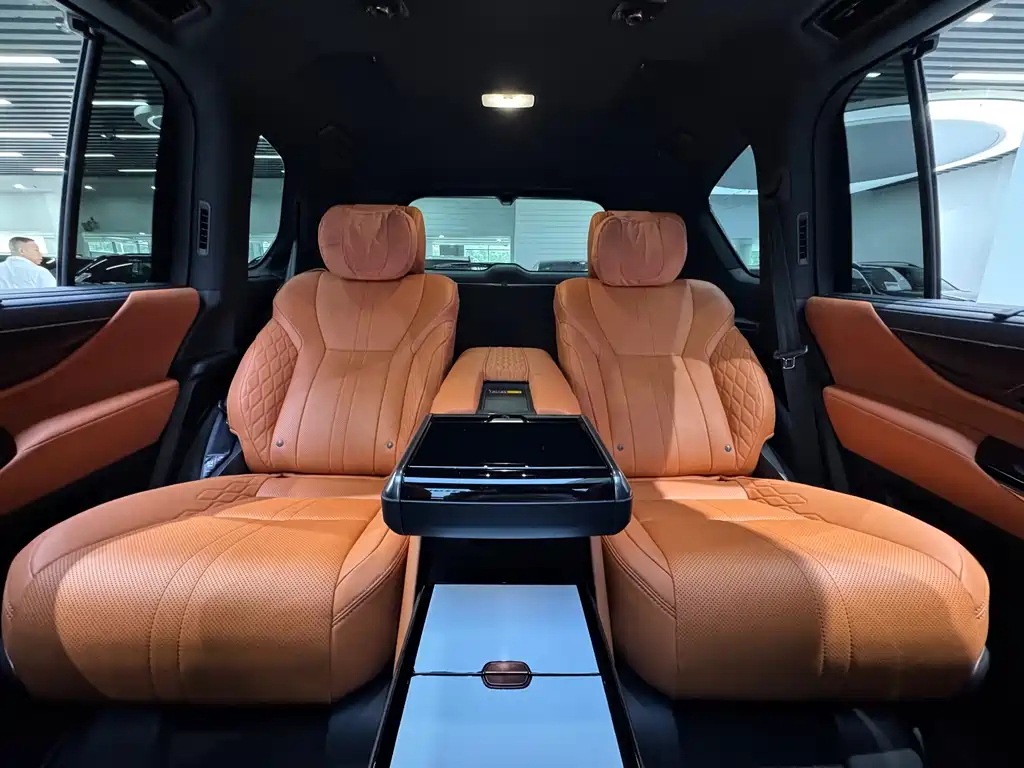 Lexus LX — миниатюра 12