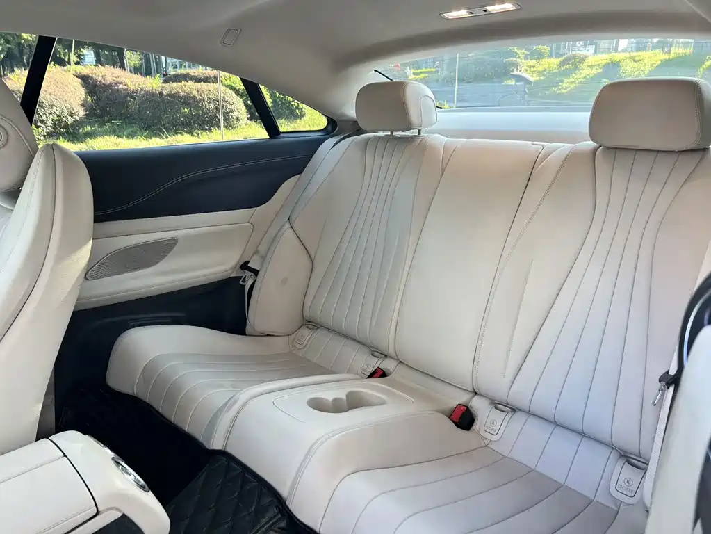 Mercedes-Benz E-Class (Import) — миниатюра 3