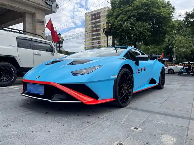 LAMBORGHINI HURACÁN 2022