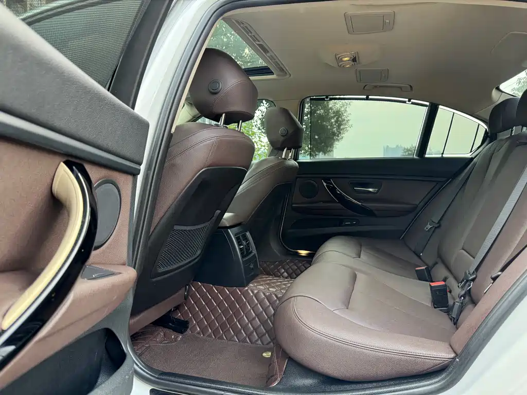 BMW 3 Series — миниатюра 13