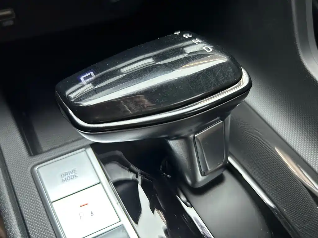 Hyundai Elantra — миниатюра 26