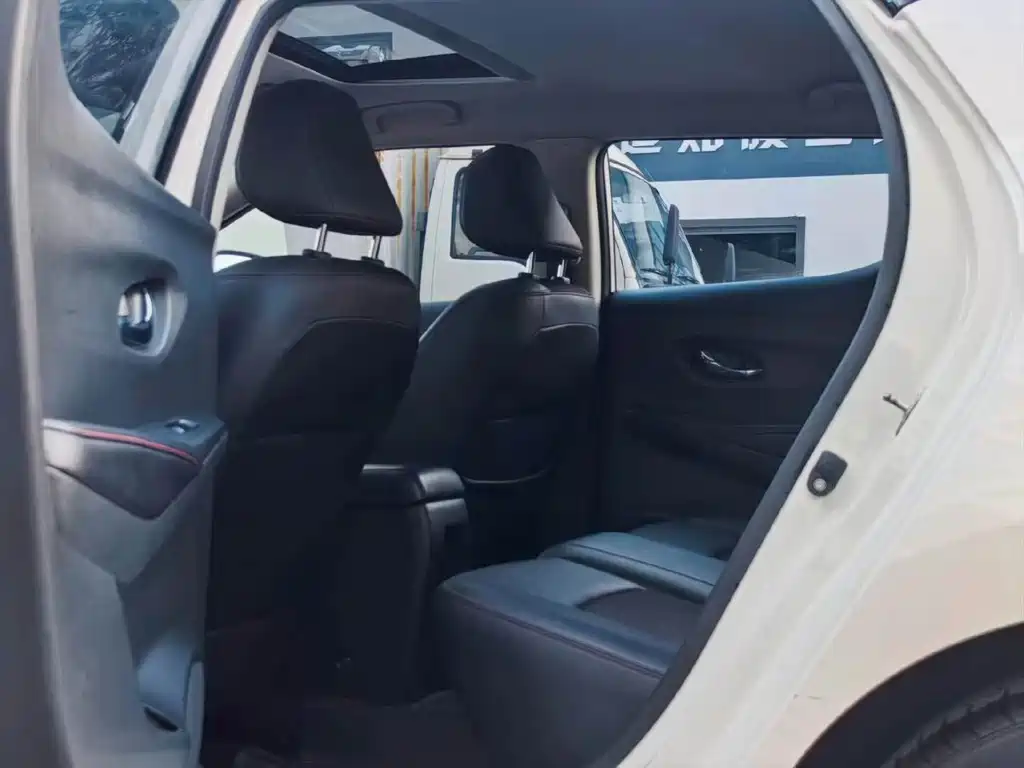 Nissan Bluebird — миниатюра 5