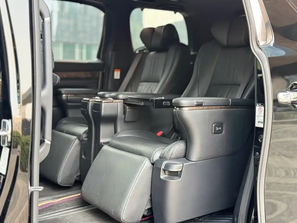 Toyota Alphard 2018 3.5L Luxury
