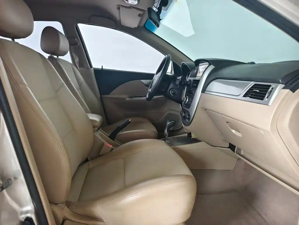Buick Excelle — миниатюра 10