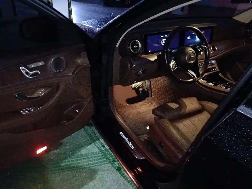 Mercedes-Benz E-Class — миниатюра 14