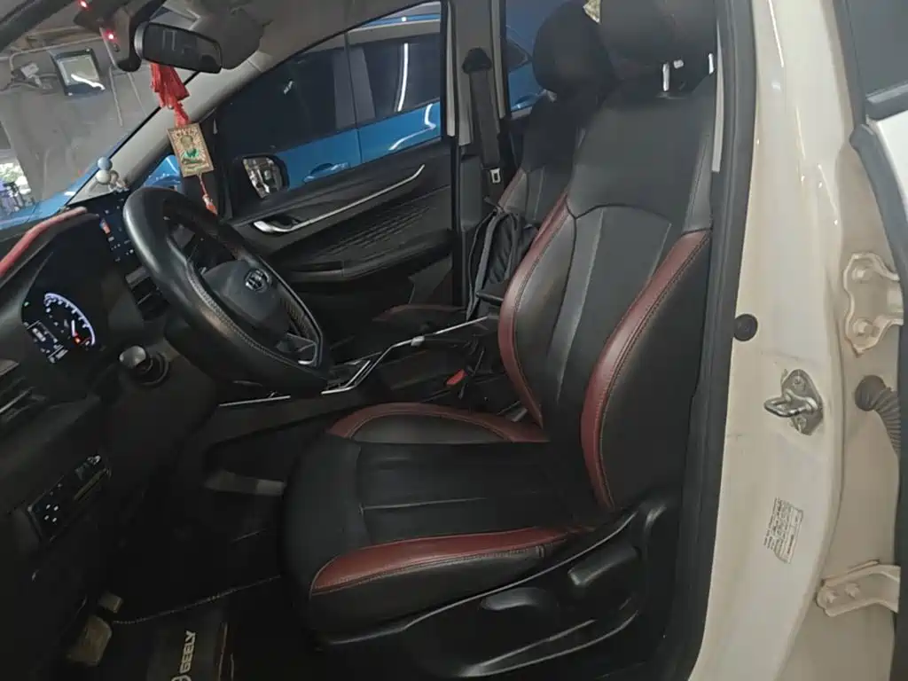 Geely Vision X3 — миниатюра 15