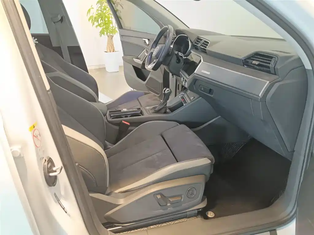 Audi Q3 — миниатюра 10