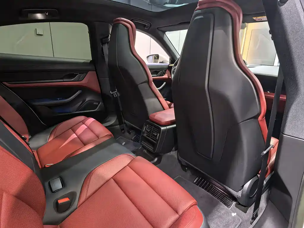 Porsche Taycan — миниатюра 10