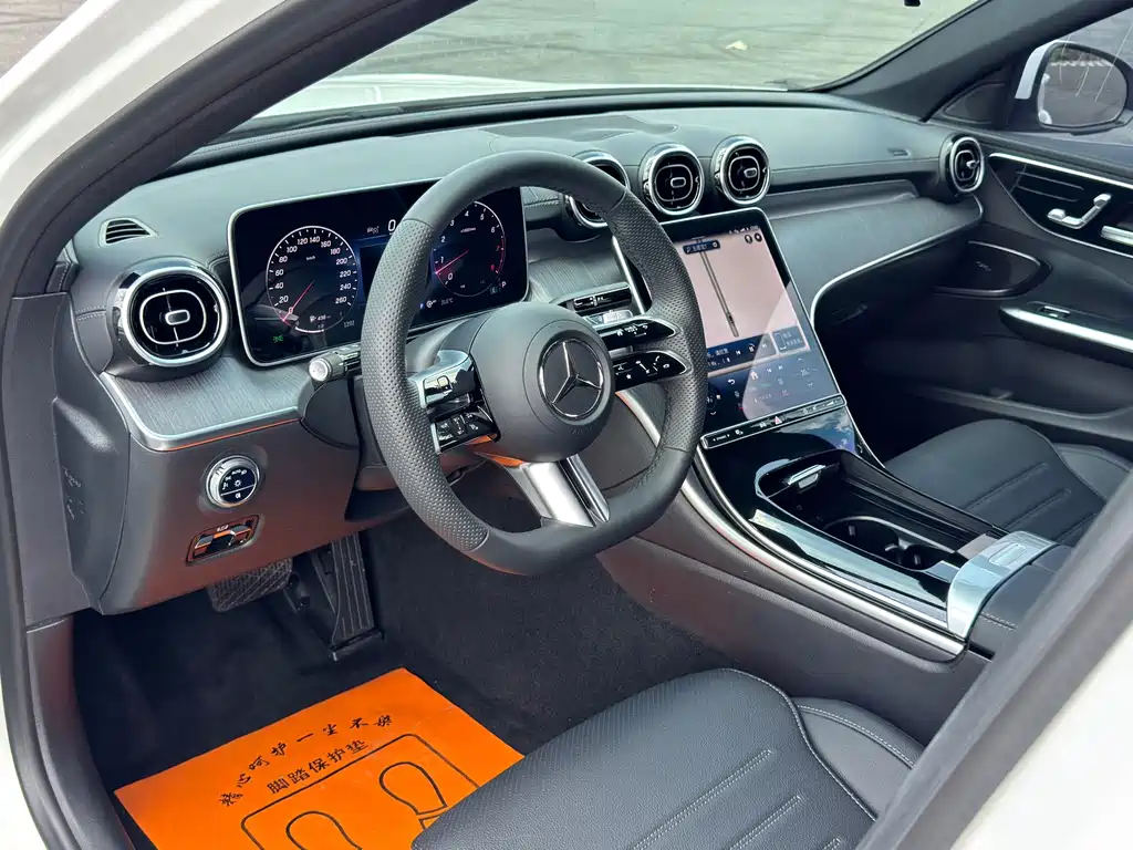 Mercedes-Benz C-Class — миниатюра 9
