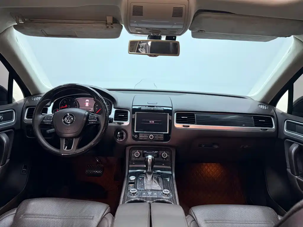Volkswagen Touareg — миниатюра 10