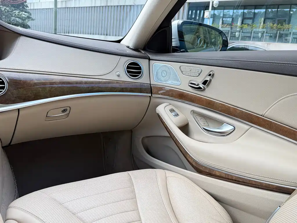Mercedes-Benz S-Class — миниатюра 21