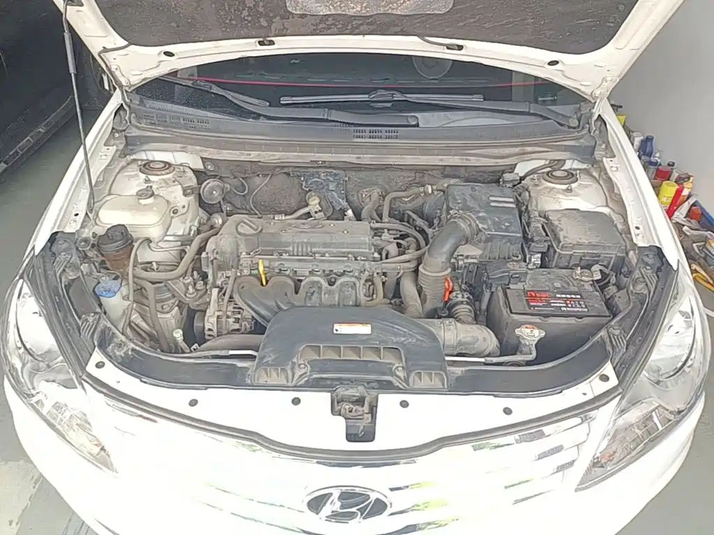 Hyundai Elantra — миниатюра 20