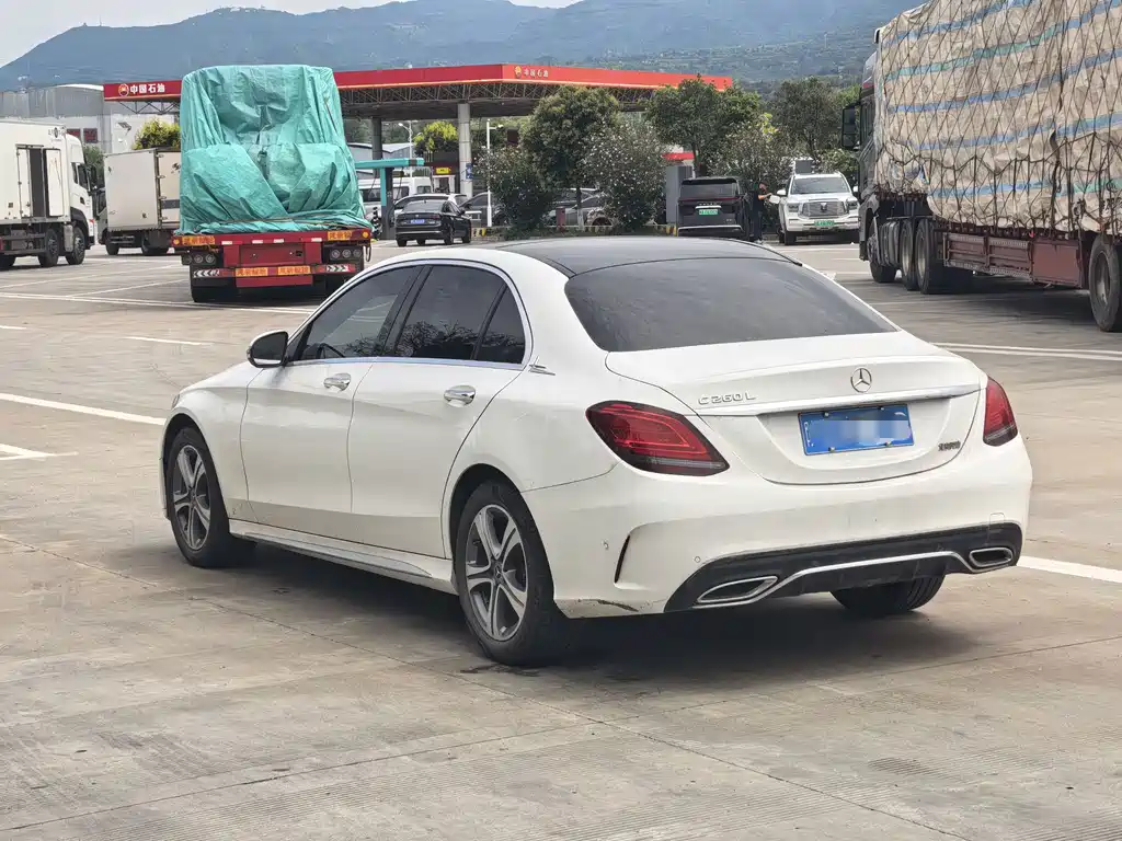 Mercedes-Benz C-Class — миниатюра 4