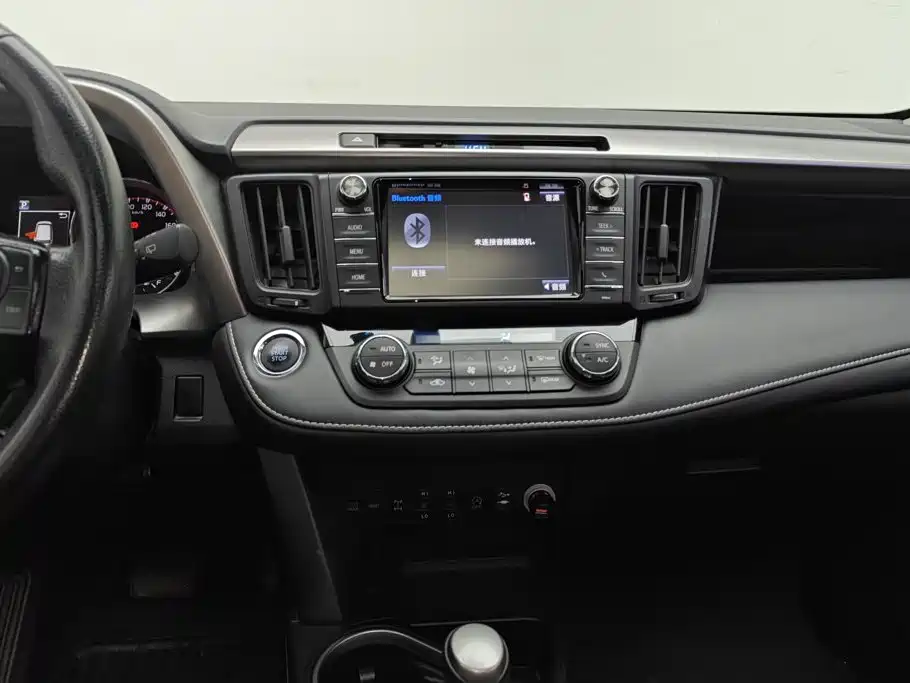 Toyota RAV4 — миниатюра 13