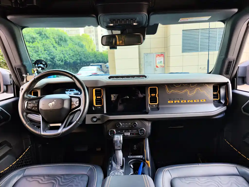 Ford Bronco — миниатюра 17
