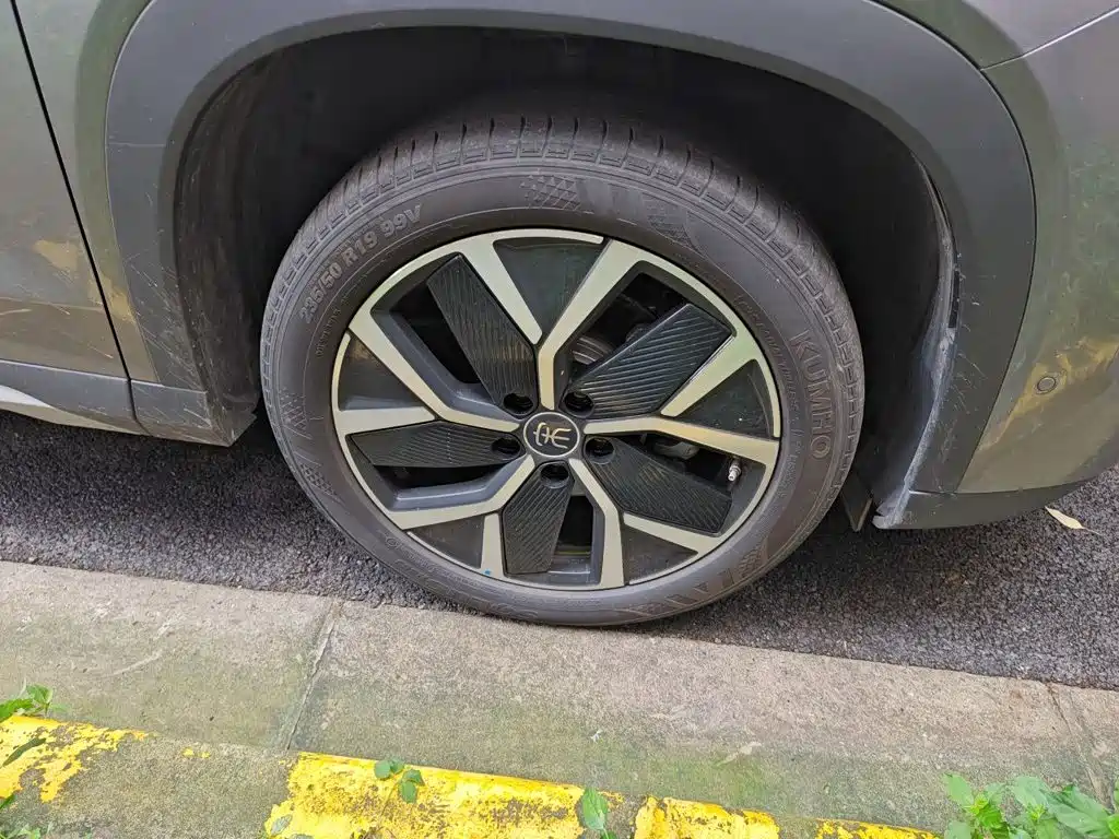 BYD L DM-i — миниатюра 24