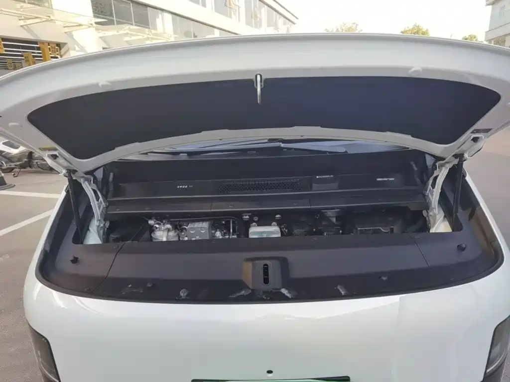 Li Auto Li MEGA — миниатюра 20