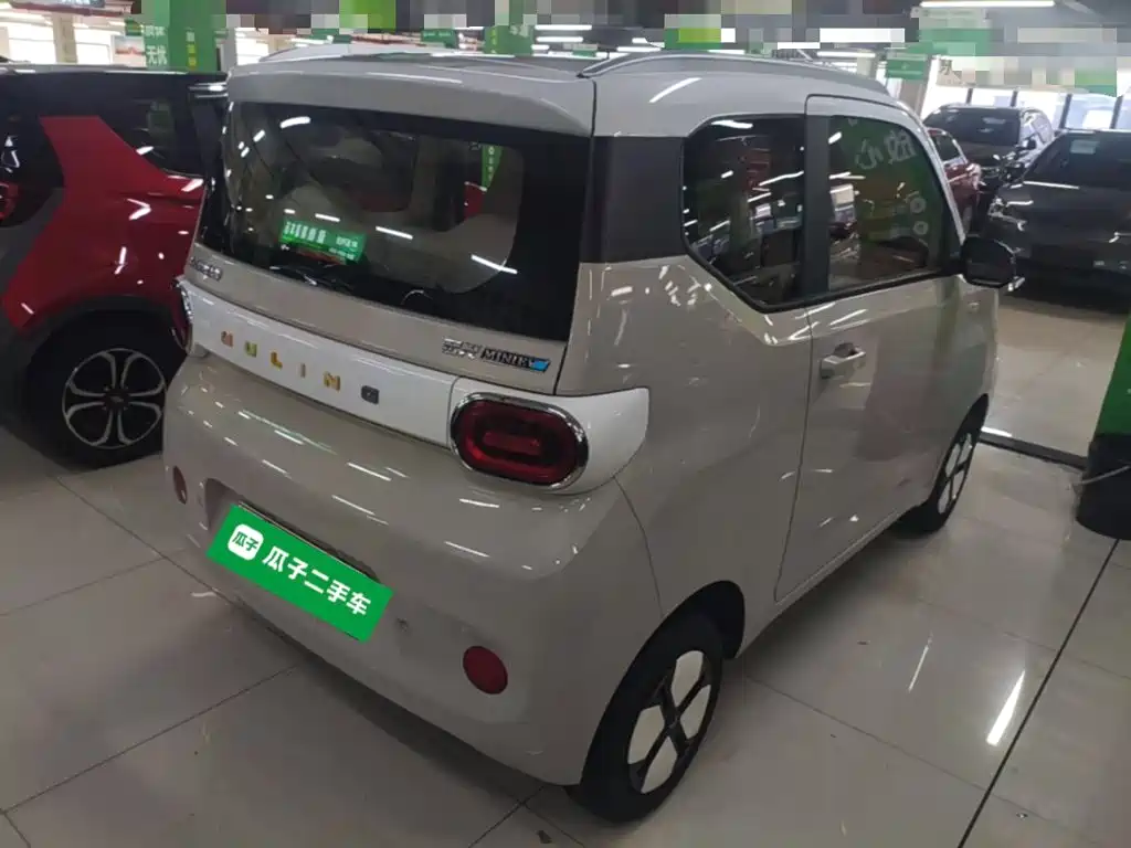 Wuling MINIEV — миниатюра 7