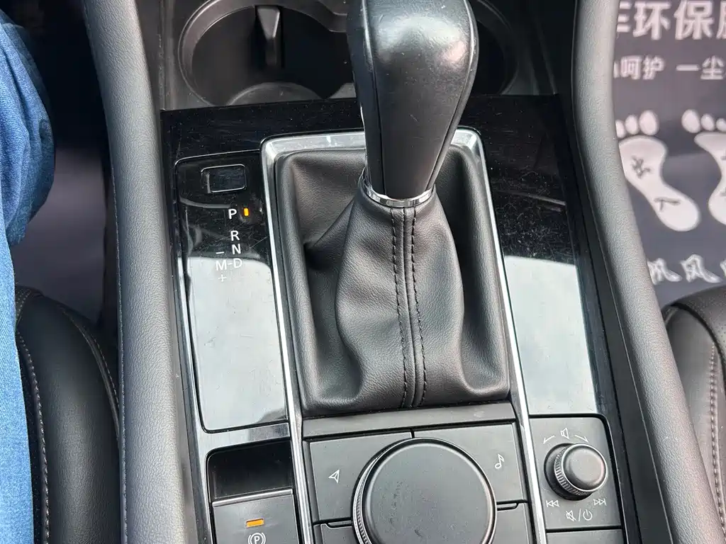 Mazda 3 Axela — миниатюра 12