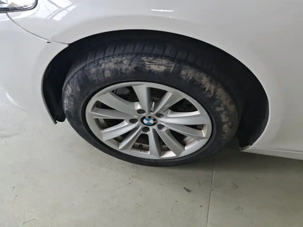BMW 5 Series — миниатюра 23