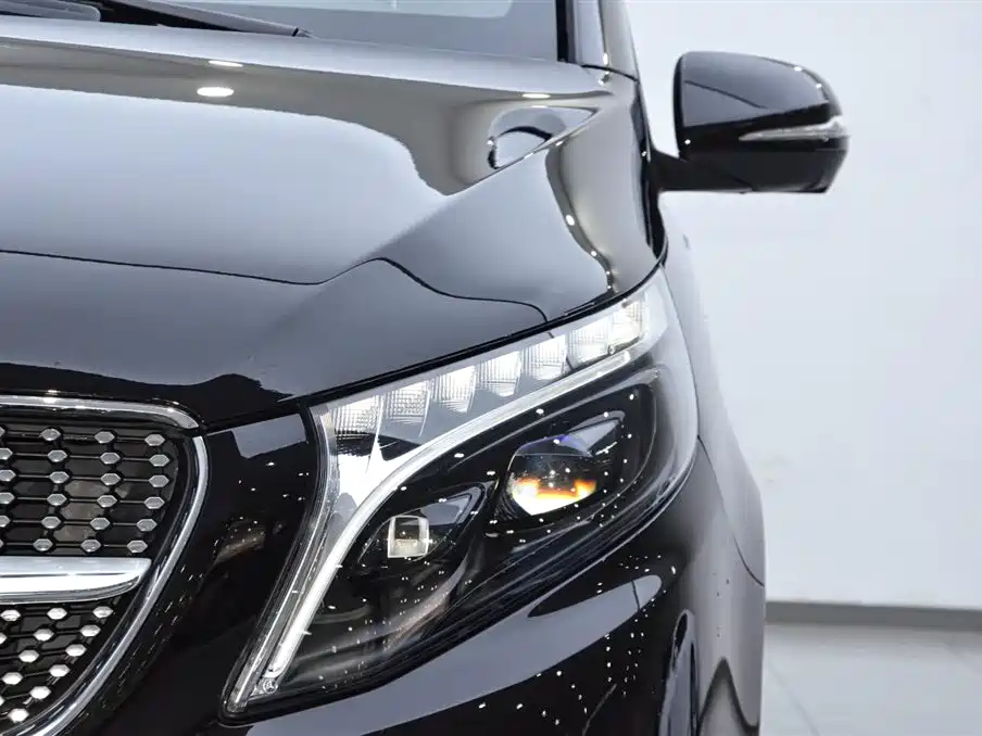 MERCEDES-BENZ V CLASS