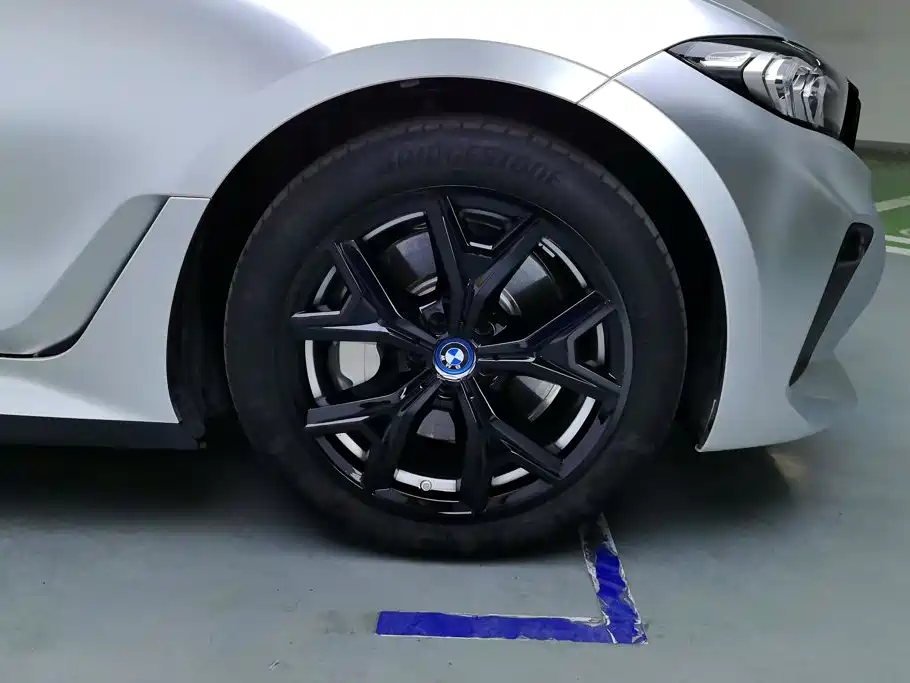BMW i3 — миниатюра 6