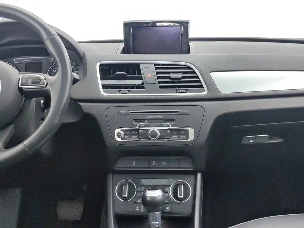 Audi Q3 — миниатюра 12