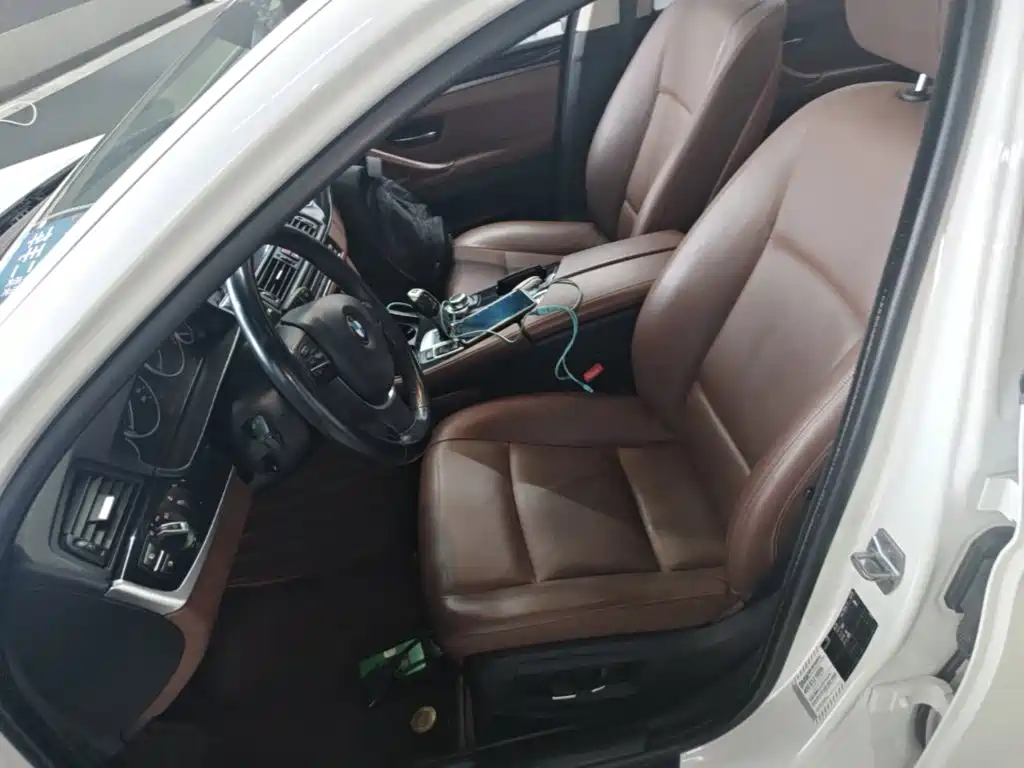 BMW 5 Series — миниатюра 15