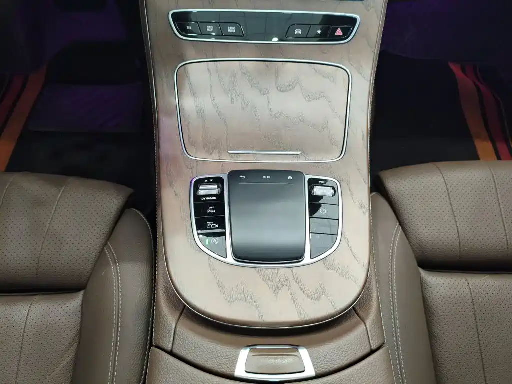 Mercedes-Benz E-Class — миниатюра 12