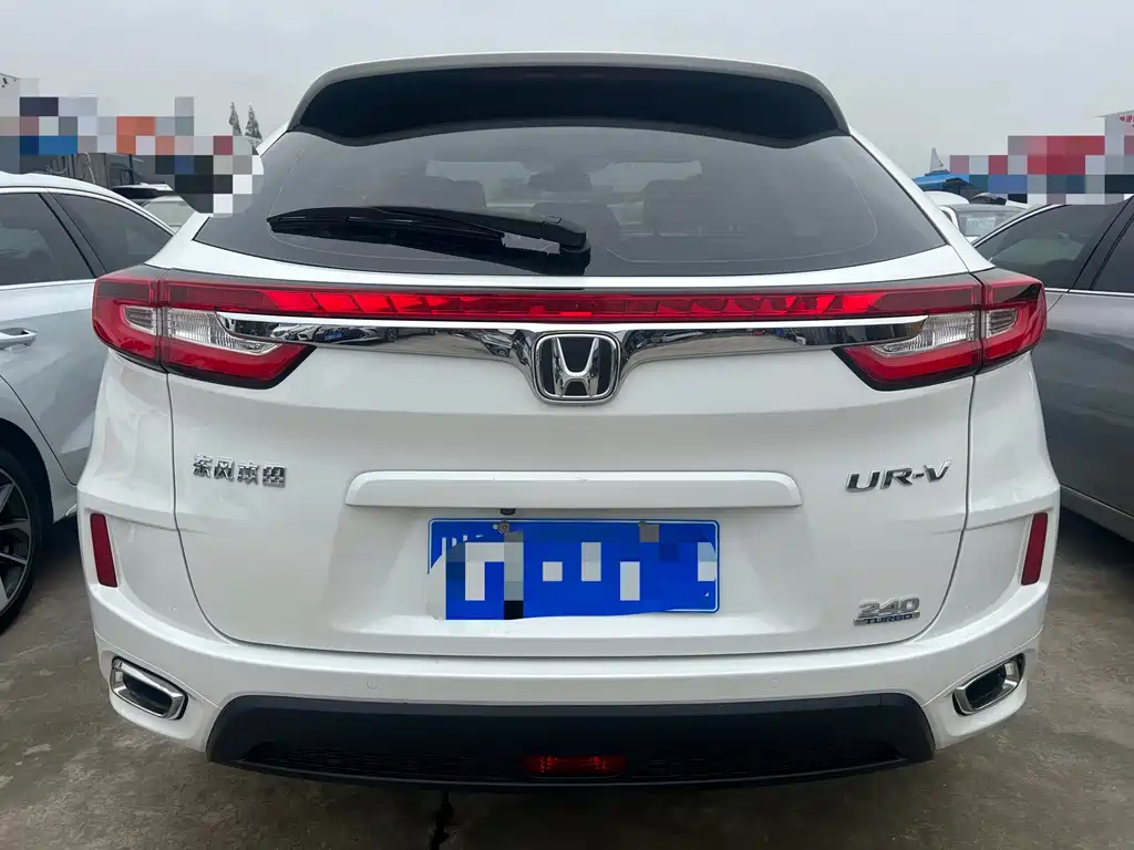 HONDA UR V
