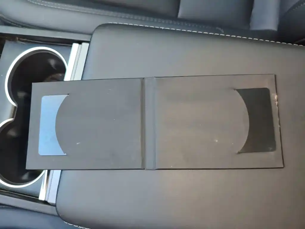 Tesla Model 3 — миниатюра 9