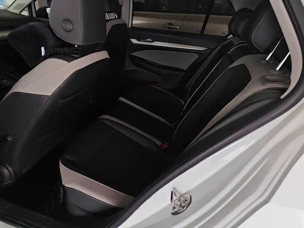 Volkswagen Golf — миниатюра 17