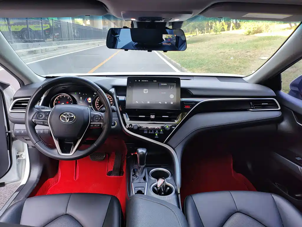 Toyota Camry — миниатюра 9