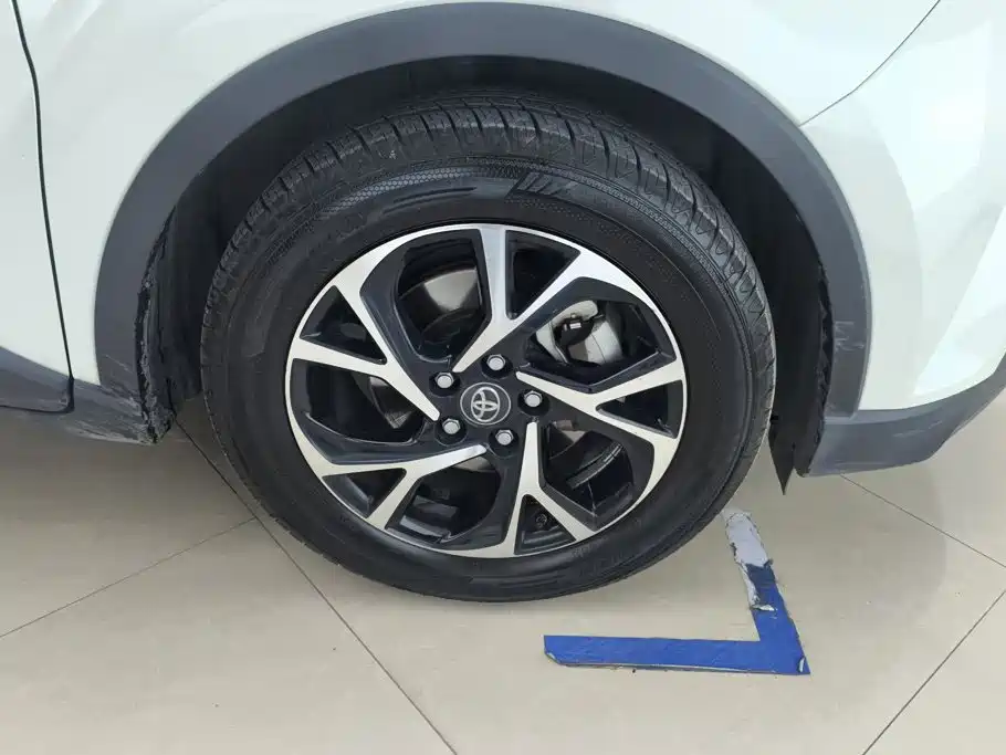 Toyota C-HR — миниатюра 6