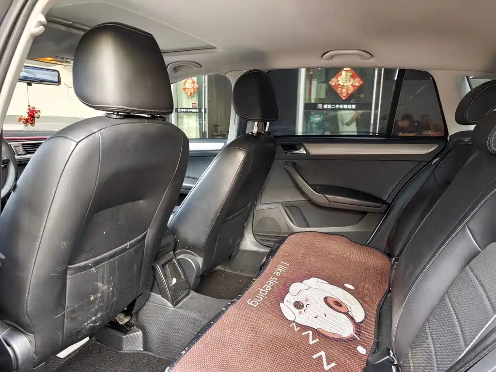 Skoda Rapid Spaceback — миниатюра 7