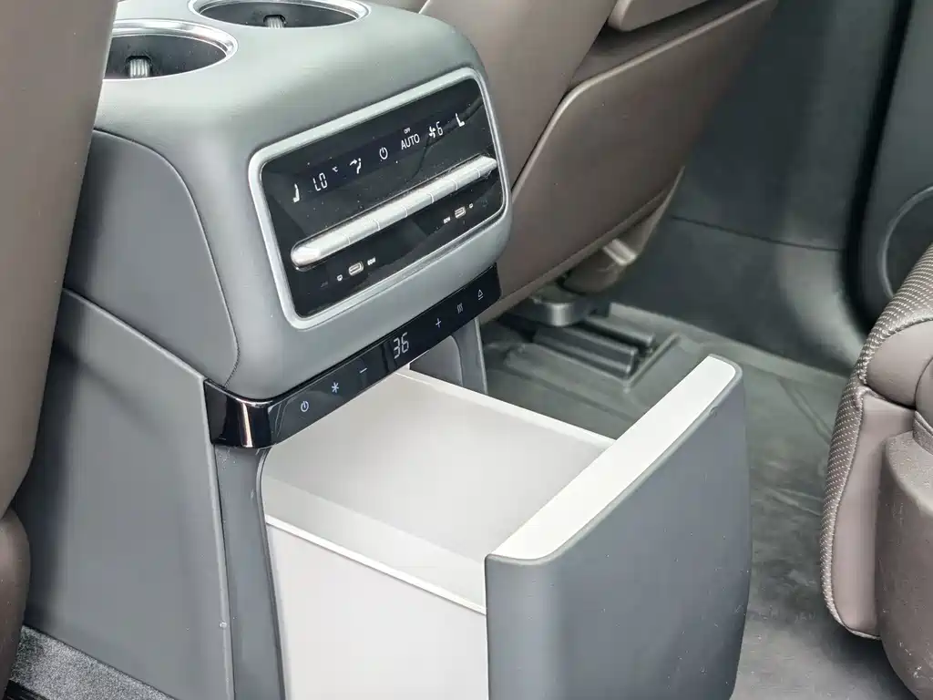 Li Auto Li L9 — миниатюра 6