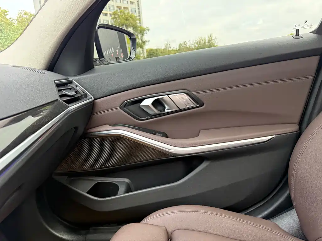 BMW 3 Series — миниатюра 28