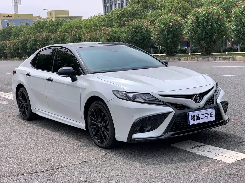 Toyota Camry 2023 2.0S