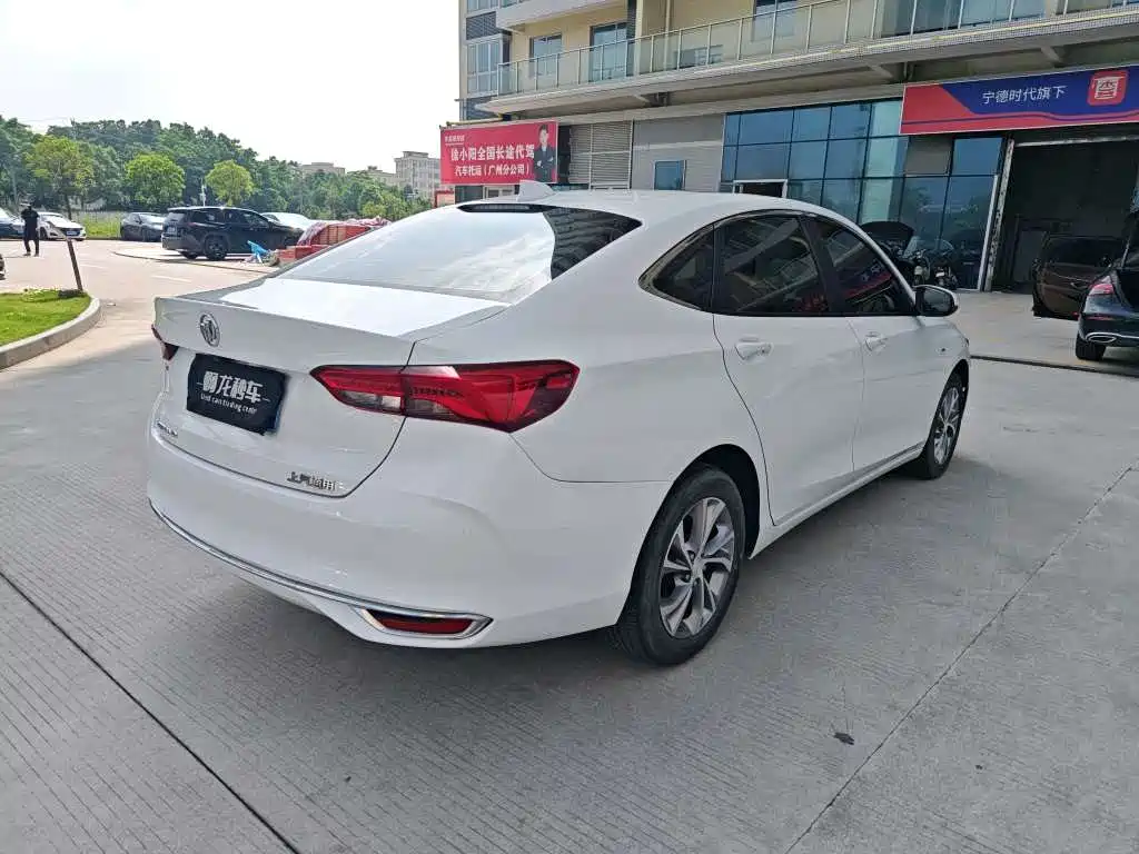 Buick Verano — миниатюра 8