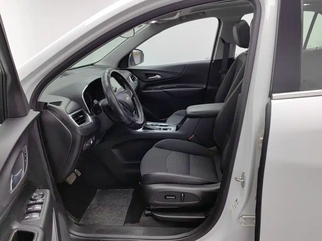 Chevrolet Equinox — миниатюра 10