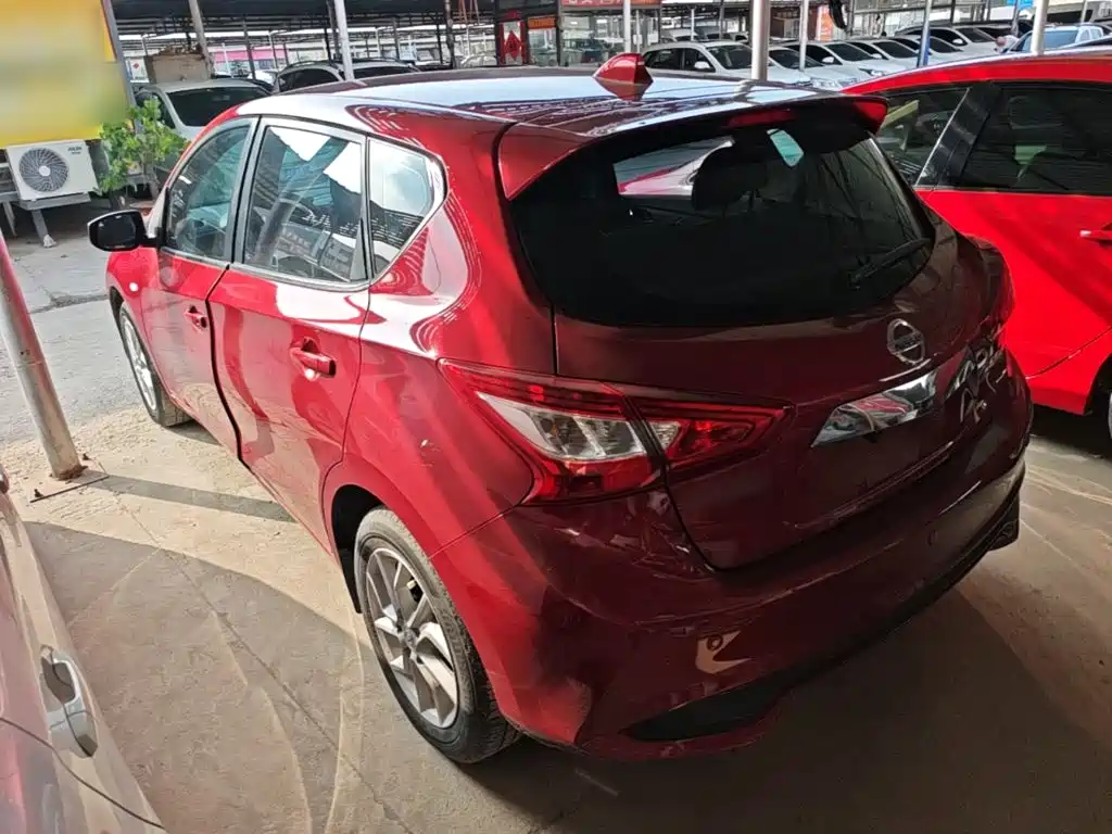 Nissan Tiida — миниатюра 5