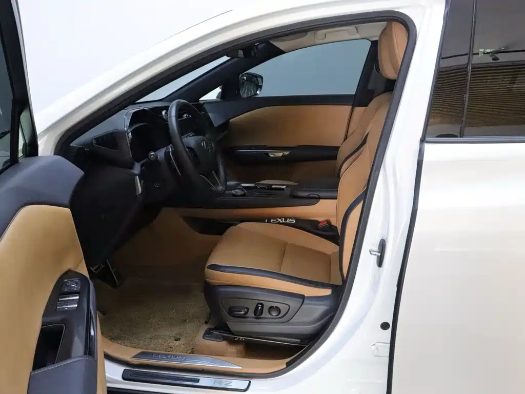 Lexus RZ — миниатюра 11