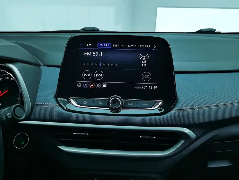 Chevrolet Trax — миниатюра 13