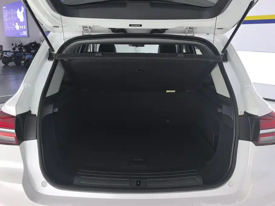 Roewe RX5 New Energy — миниатюра 4