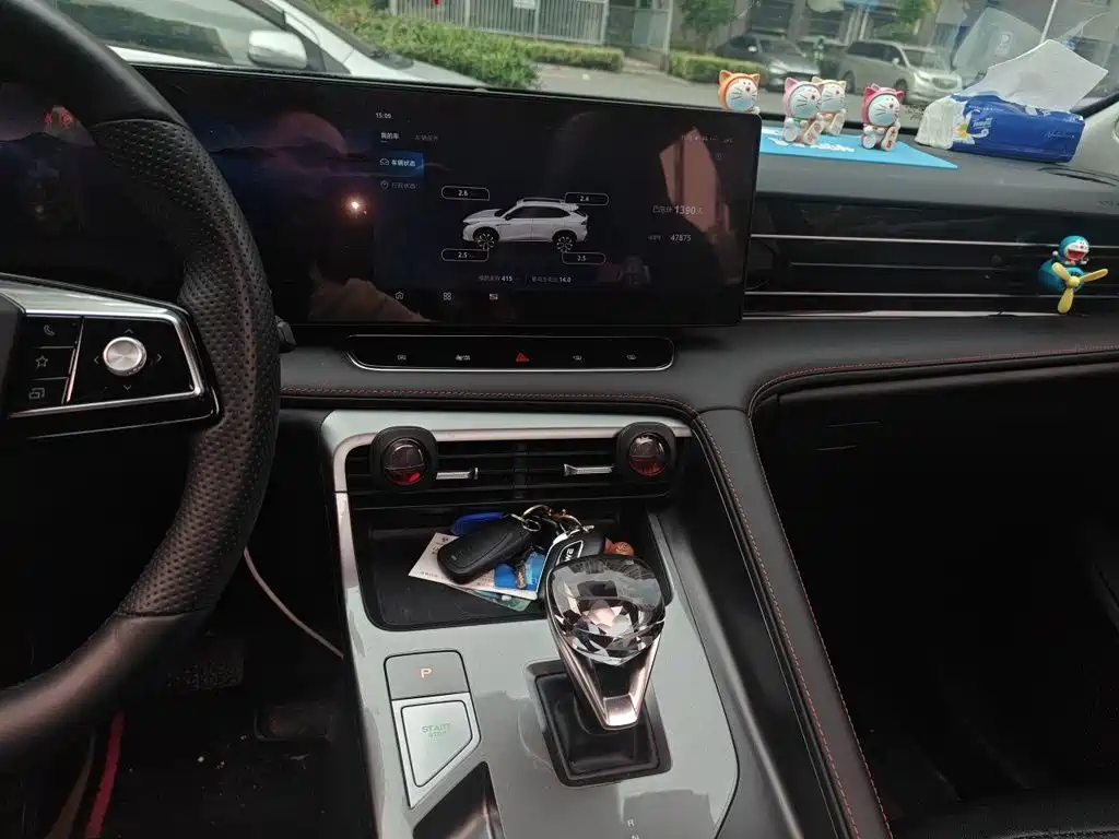 Roewe RX5 New Energy — миниатюра 10