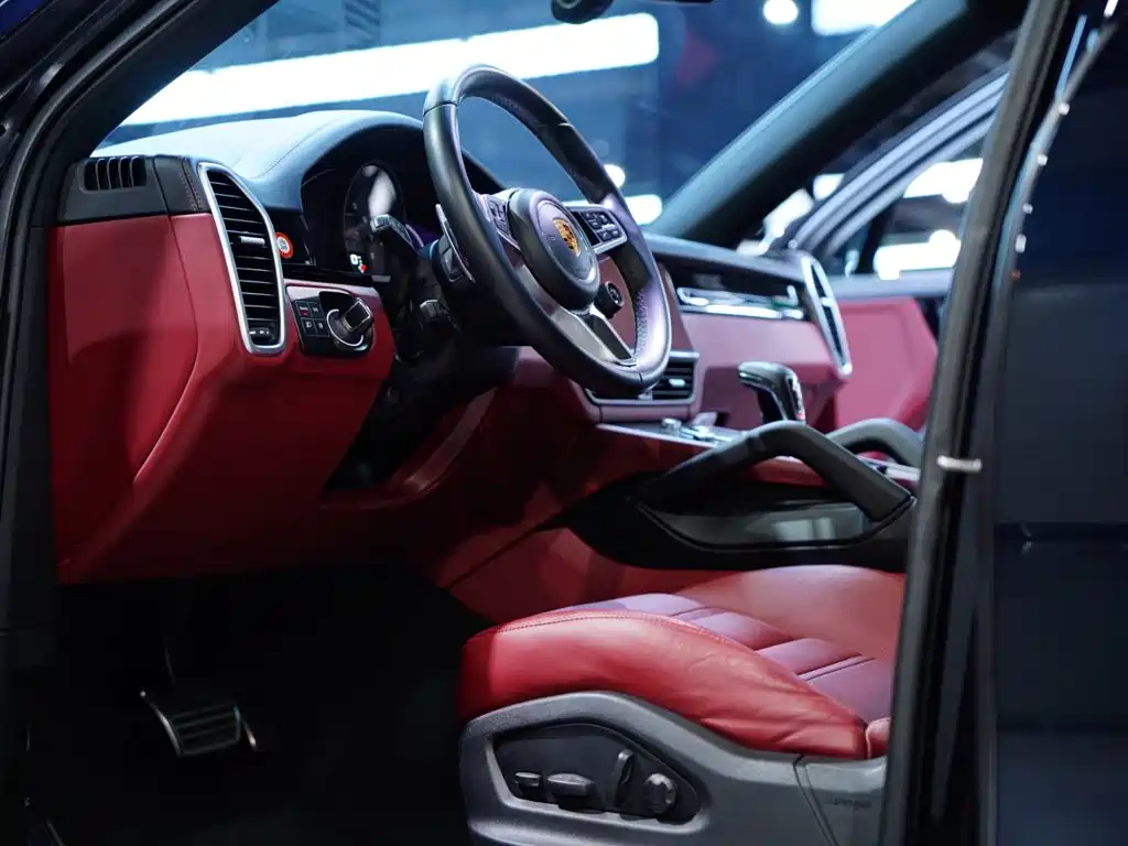 Porsche Cayenne — миниатюра 23