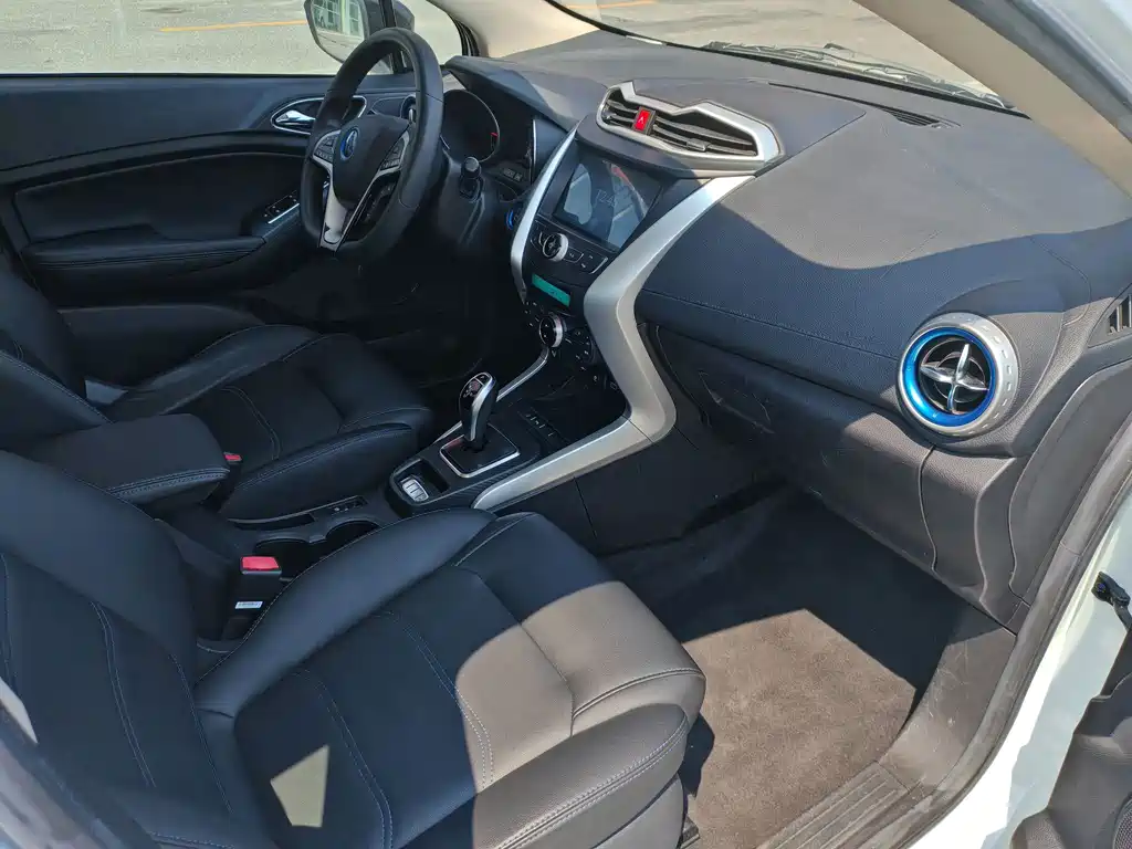 BYD Yuan EV — миниатюра 14
