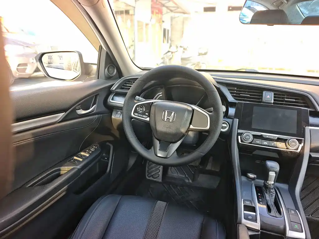 Honda Civic — миниатюра 7