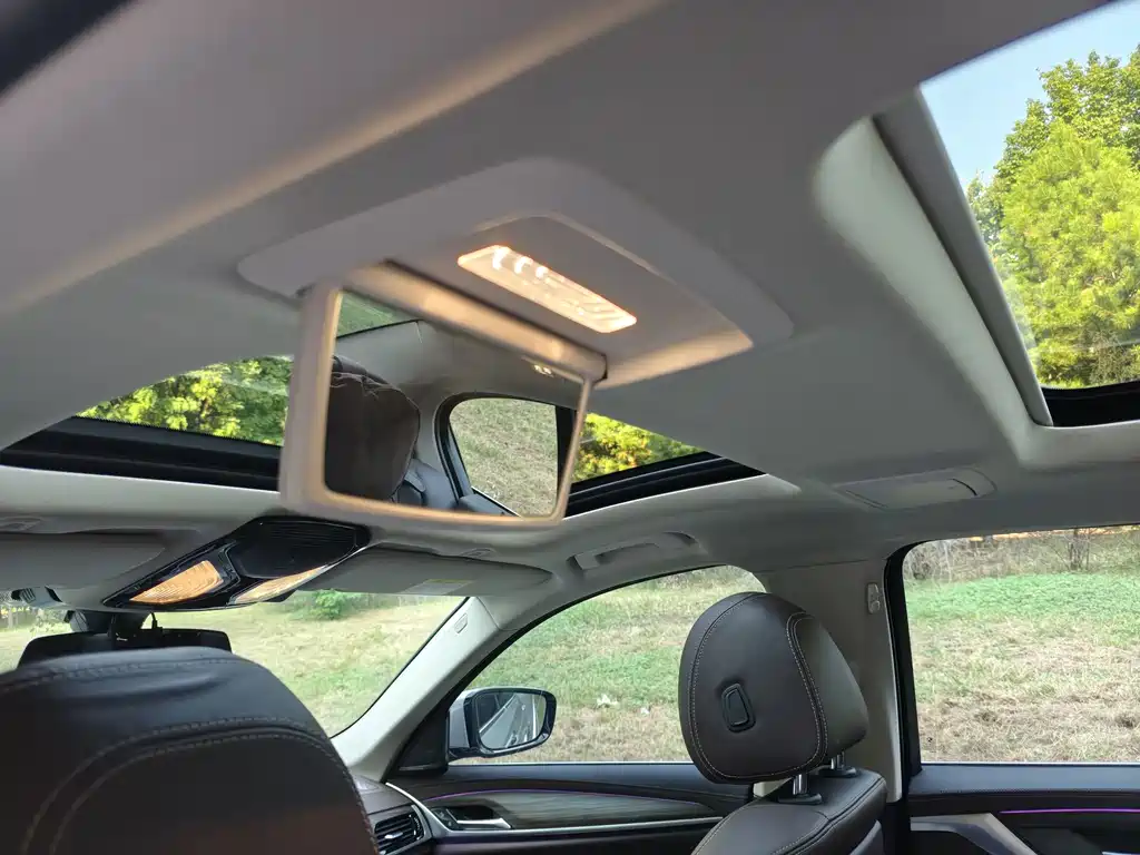 BMW 5 Series New Energy — миниатюра 22